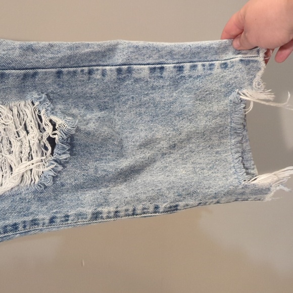 Vintage high wasted acid wash distressed boyfriend jean size 13. - Picture 3 of 4
